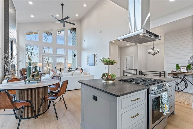 28 Reading Lane, Bella Vista, AR 72714