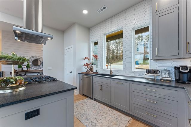 28 Reading Lane, Bella Vista, AR 72714