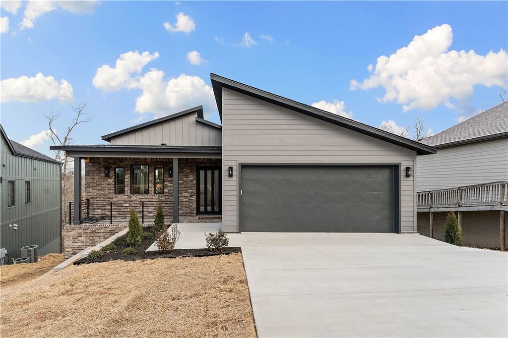 28 Reading Lane, Bella Vista, AR 72714