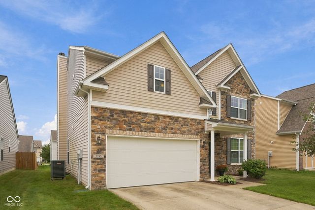 5785 Open Fields Drive, Whitestown, IN 46075