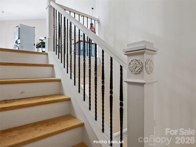 23 Village Overlook Loop, Swannanoa, NC 28778