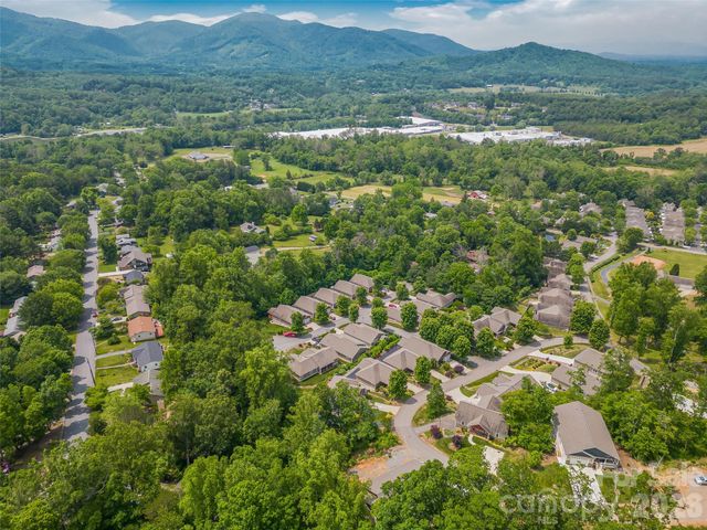 23 Village Overlook Loop, Swannanoa, NC 28778