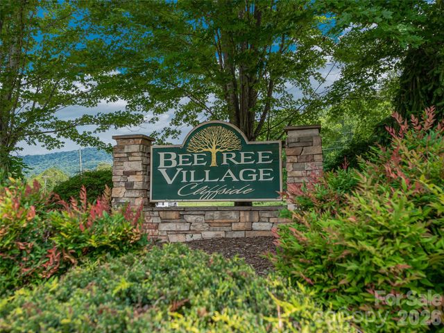 23 Village Overlook Loop, Swannanoa, NC 28778