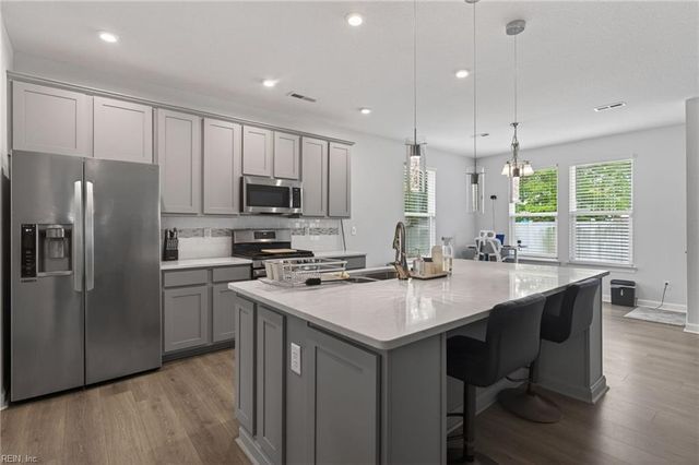 34 E Berkley DR, Hampton, VA 23663