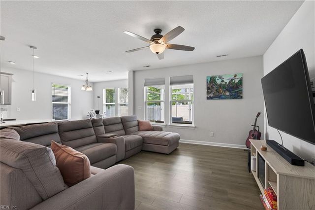 34 E Berkley DR, Hampton, VA 23663