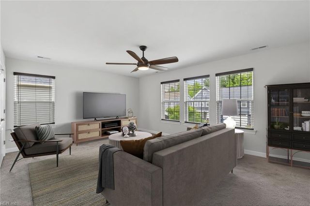 34 E Berkley DR, Hampton, VA 23663