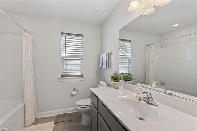 34 E Berkley DR, Hampton, VA 23663
