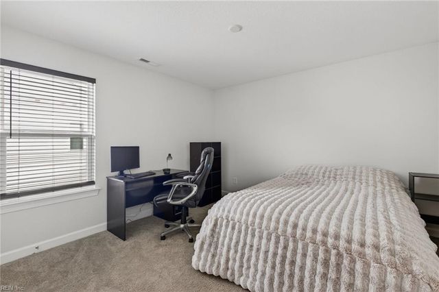 34 E Berkley DR, Hampton, VA 23663
