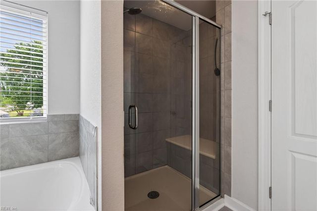34 E Berkley DR, Hampton, VA 23663