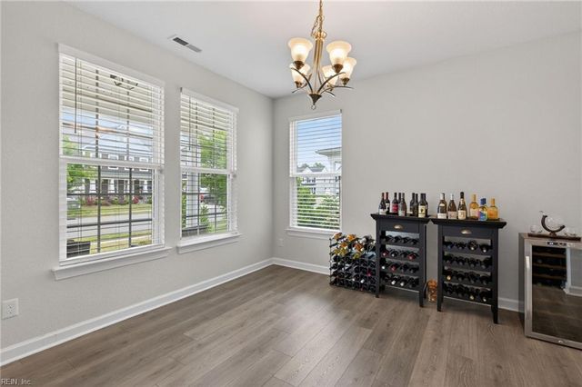 34 E Berkley DR, Hampton, VA 23663