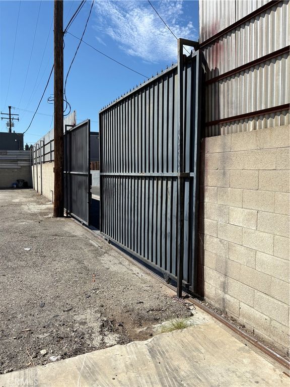 15538 Rosales, Paramount, CA 90723 — photo 2
