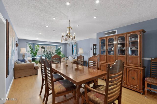 5721 OAK CLIFF Drive, El Paso, TX 79912