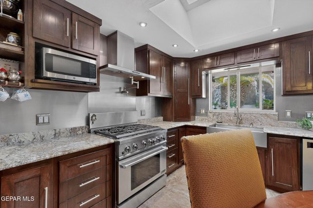 5721 OAK CLIFF Drive, El Paso, TX 79912