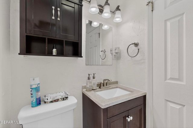 5721 OAK CLIFF Drive, El Paso, TX 79912