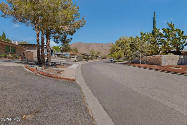 5721 OAK CLIFF Drive, El Paso, TX 79912