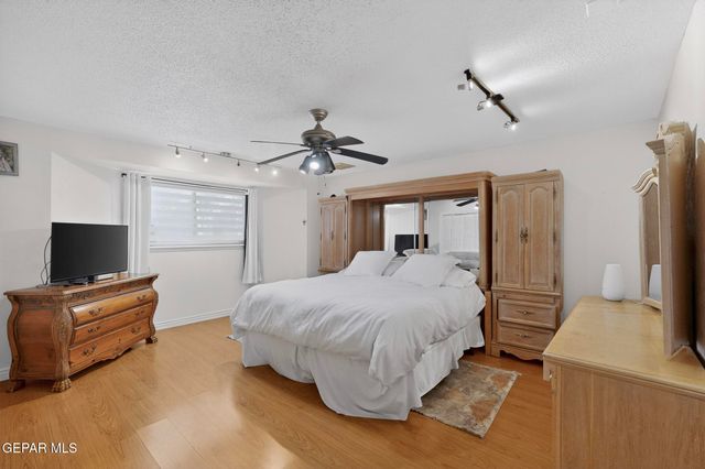 5721 OAK CLIFF Drive, El Paso, TX 79912