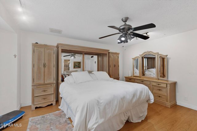 5721 OAK CLIFF Drive, El Paso, TX 79912