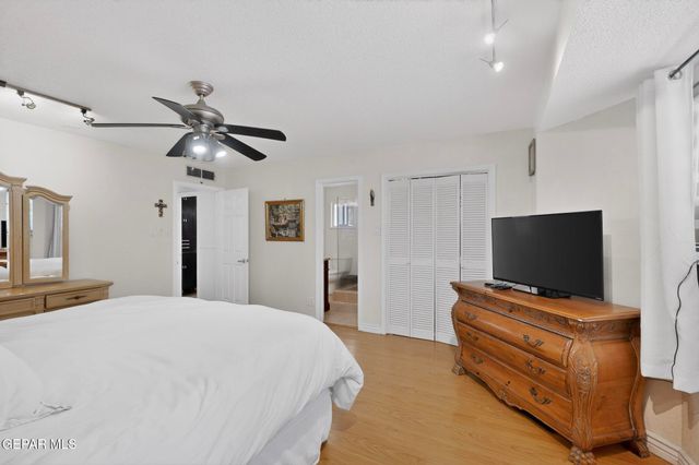 5721 OAK CLIFF Drive, El Paso, TX 79912