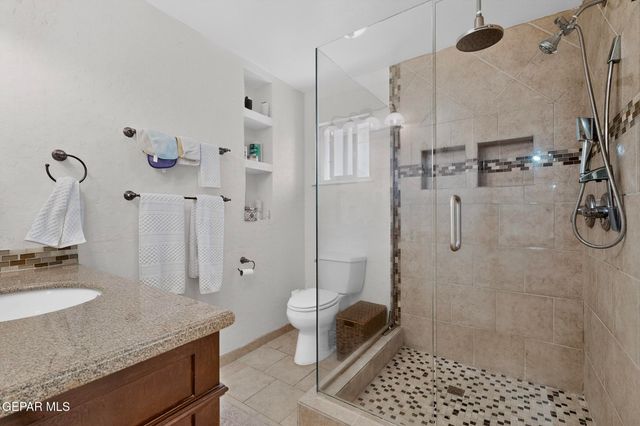 5721 OAK CLIFF Drive, El Paso, TX 79912