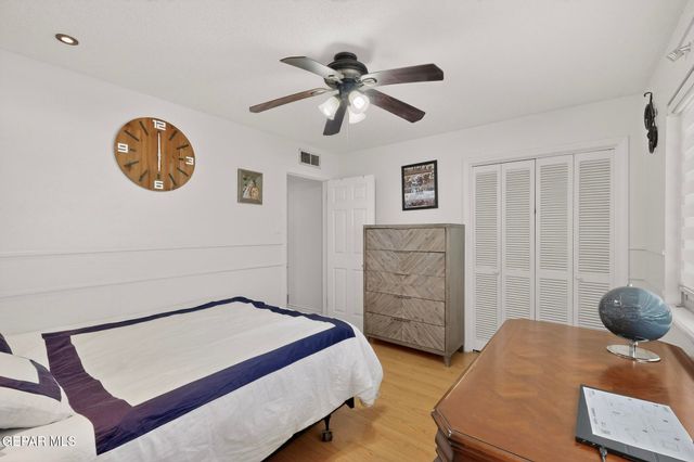 5721 OAK CLIFF Drive, El Paso, TX 79912