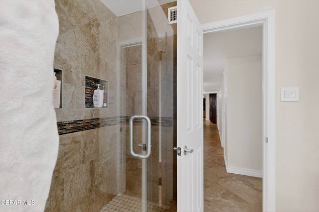 5721 OAK CLIFF Drive, El Paso, TX 79912