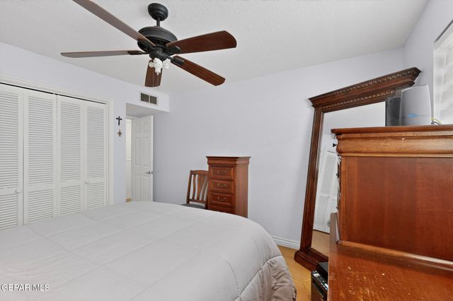 5721 OAK CLIFF Drive, El Paso, TX 79912