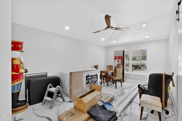 5721 OAK CLIFF Drive, El Paso, TX 79912