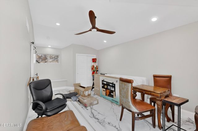 5721 OAK CLIFF Drive, El Paso, TX 79912