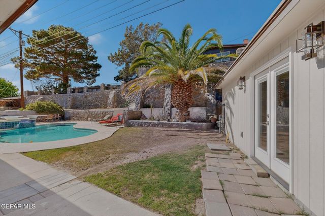 5721 OAK CLIFF Drive, El Paso, TX 79912