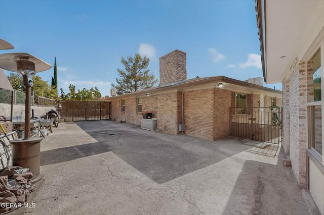 5721 OAK CLIFF Drive, El Paso, TX 79912