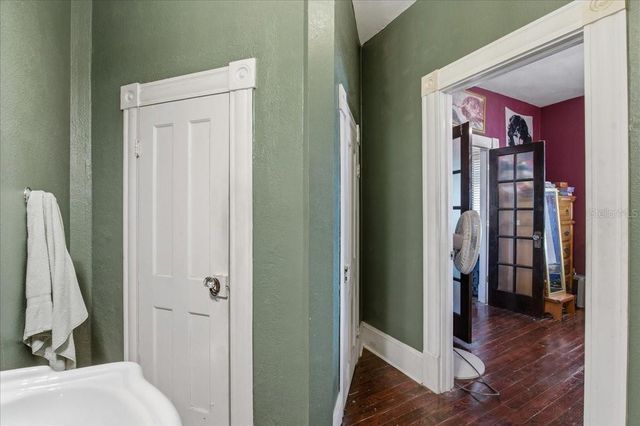 919 E 26TH AVENUE, Tampa, FL 33605