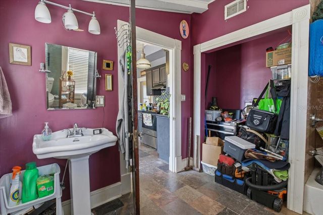 919 E 26TH AVENUE, Tampa, FL 33605