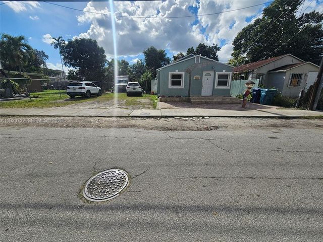 2944 NW 44th St, Miami, FL 33142