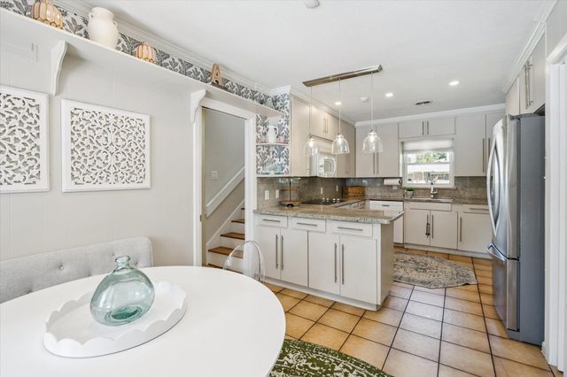 3633 Sun Valley Drive, Houston, TX 77025