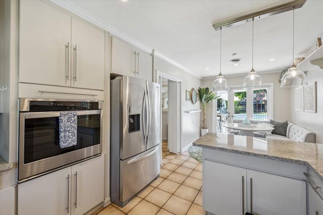 3633 Sun Valley Drive, Houston, TX 77025