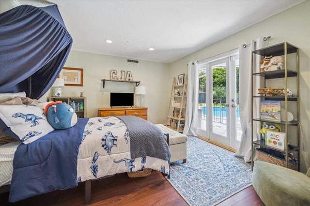 3633 Sun Valley Drive, Houston, TX 77025