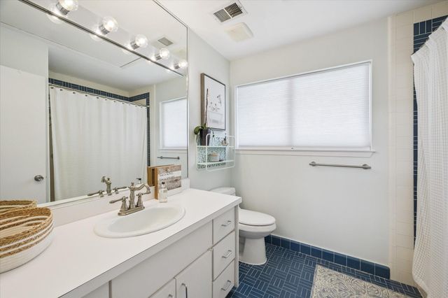 3633 Sun Valley Drive, Houston, TX 77025