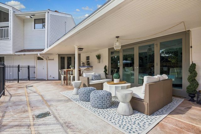 3633 Sun Valley Drive, Houston, TX 77025