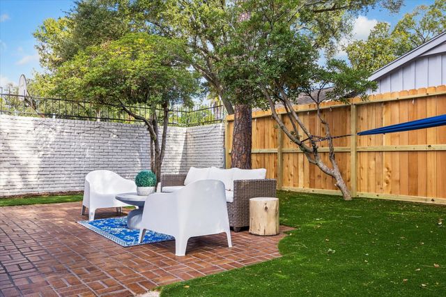 3633 Sun Valley Drive, Houston, TX 77025