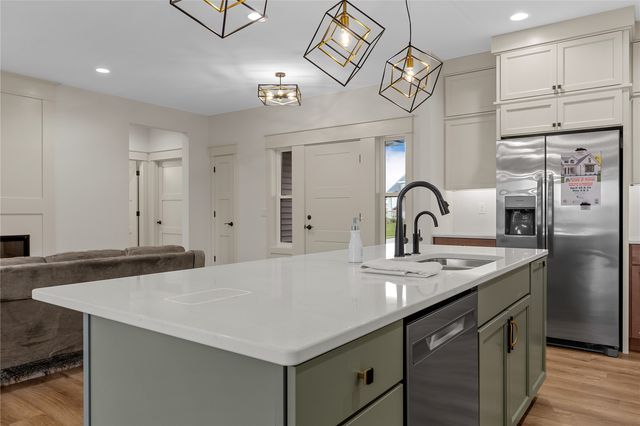 4123 Gemstone Road, Marion, IA 52302