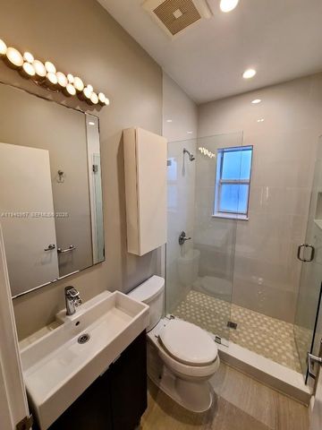321 Hayes St 1-8, Hollywood, FL 33019