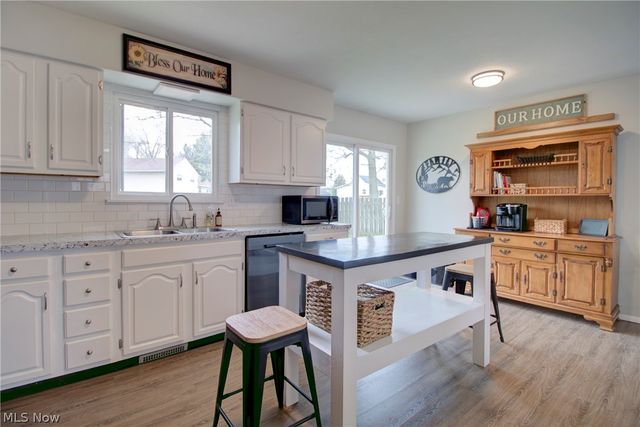 1157 Novak Road, Grafton, OH 44044