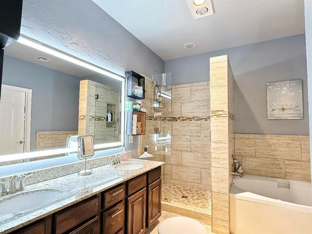 6162 N Brookline Avenue 15, Oklahoma City, OK 73112