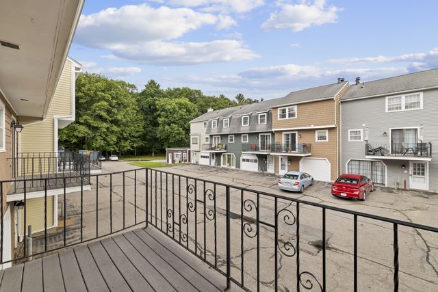 47 Prescott Dr 47, Chelmsford, MA 01863