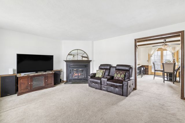 47 Prescott Dr 47, Chelmsford, MA 01863