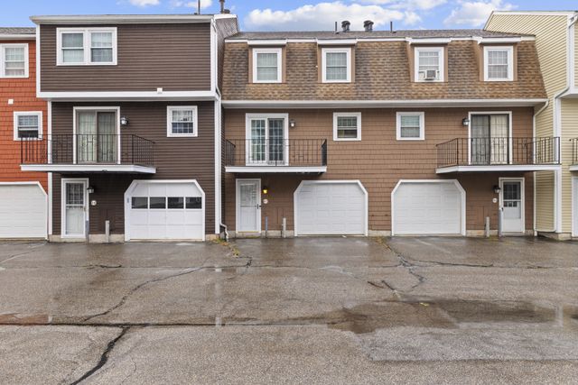 47 Prescott Dr 47, Chelmsford, MA 01863