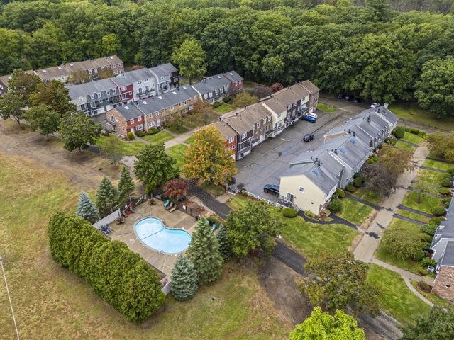 47 Prescott Dr 47, Chelmsford, MA 01863