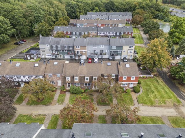 47 Prescott Dr 47, Chelmsford, MA 01863