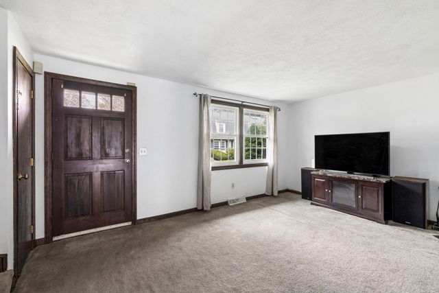 47 Prescott Dr 47, Chelmsford, MA 01863
