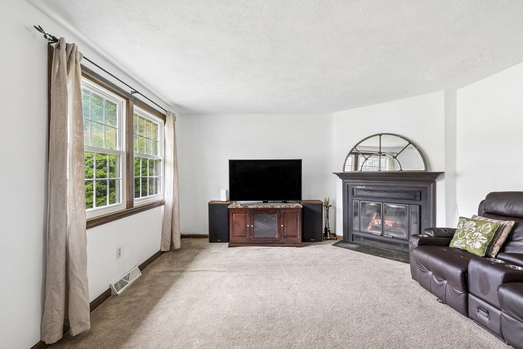 47 Prescott Dr 47, Chelmsford, MA 01863